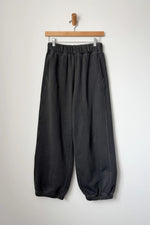 Load image into Gallery viewer, French terry ballon pants (coal)
