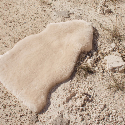 Preorder milk sheepskin wrigglemat